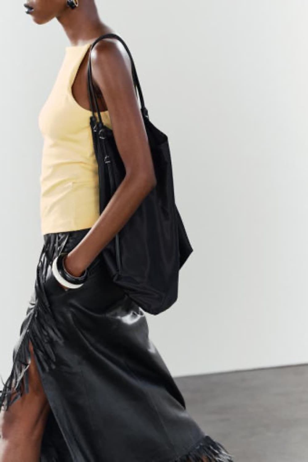 자라 새틴 이펙트 토트백  상품이미지1