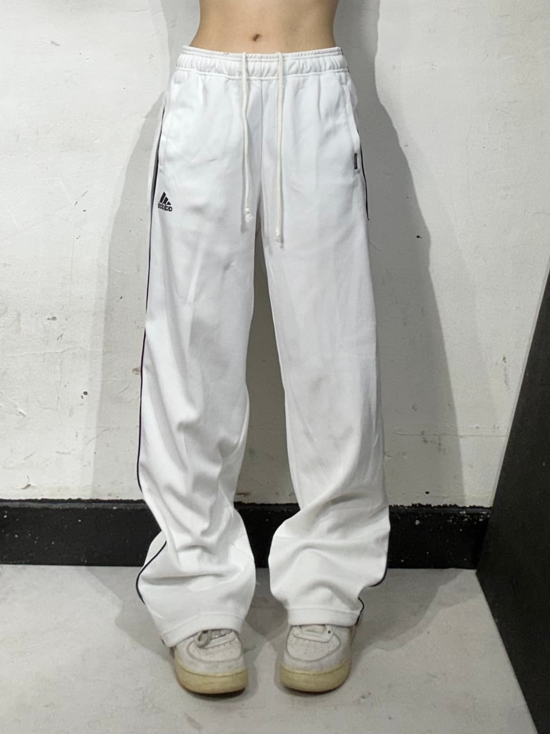 아디다스 화이트 대대장 블랙 라인 와이드 트레이닝 팬츠 추리닝 바지 L 상품이미지2