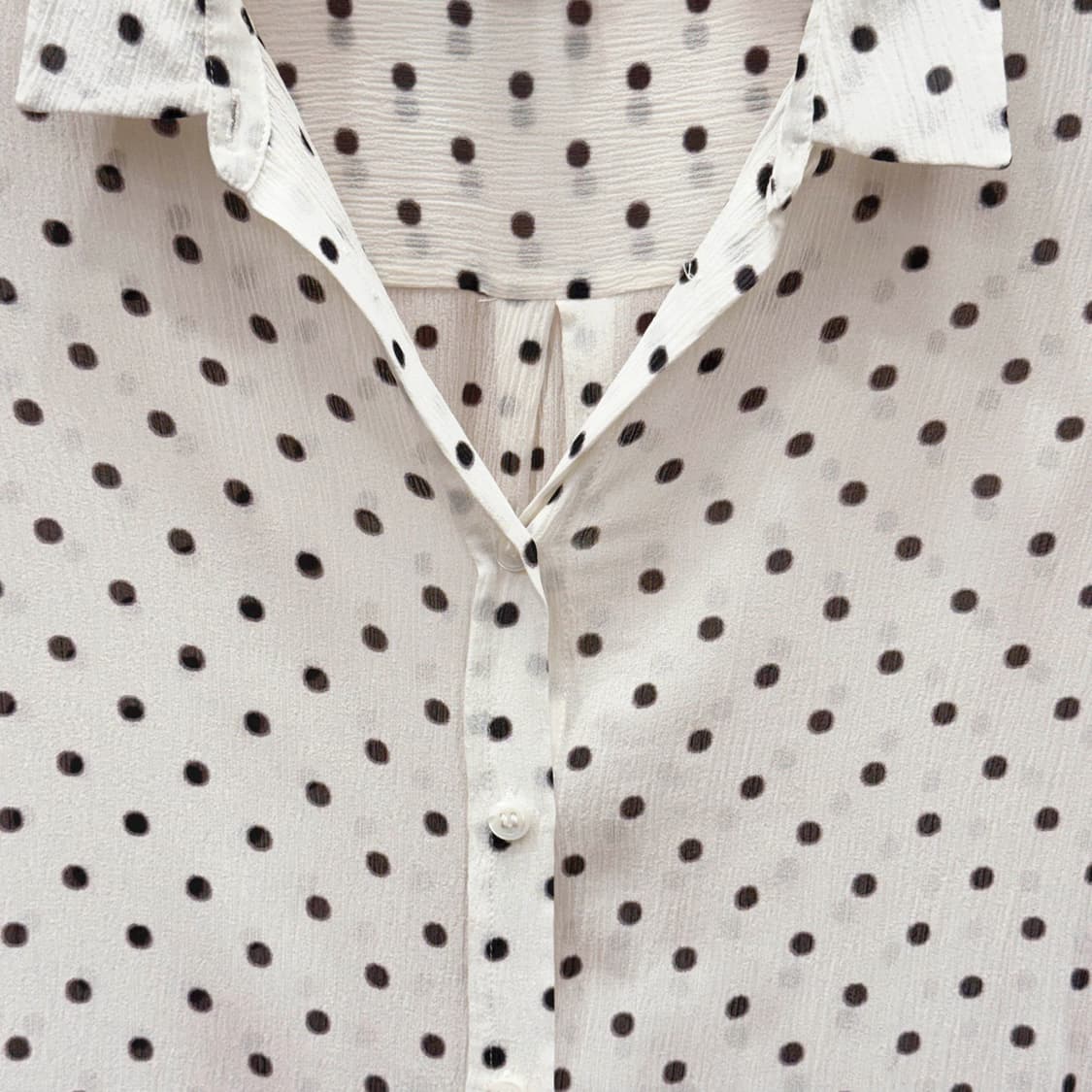 띠어리 시스루 하이넥 셔츠 실크 블라우스 도트 패턴 디테일 화이트 상품이미지6
