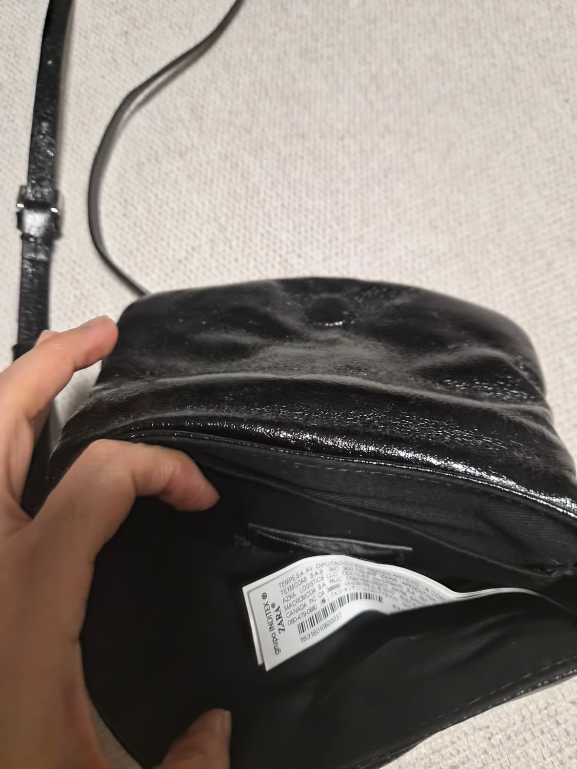 [ZARA] 자라 유광 락 플랩 숄더백 / 크로스백 (블랙) 상품이미지3