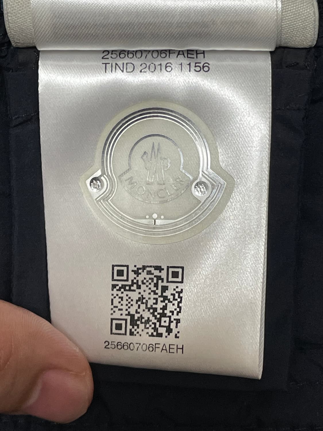 [ M ] 몽클레어 니트패딩 김현우 니트패딩 트리콧 블랙 와펜  상품이미지7