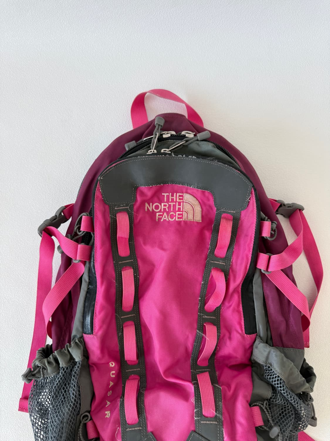 노스페이스(THE NORTH FACE) 핑크 28L 백팩 상품이미지2