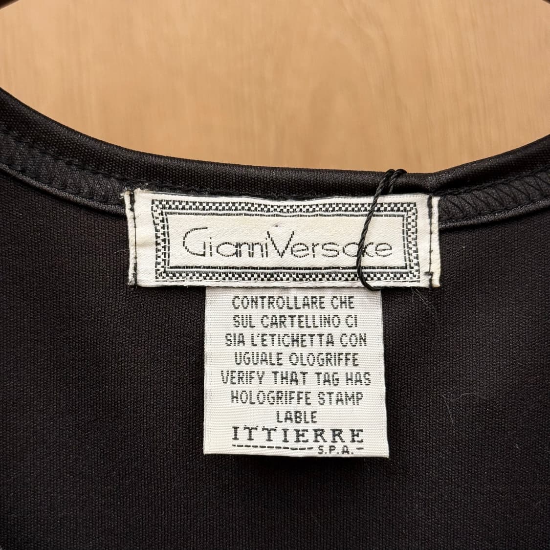 베르사체 진스 꾸뛰르 메두사 로고 자수 반팔 티셔츠 슬림핏 블랙 상품이미지7