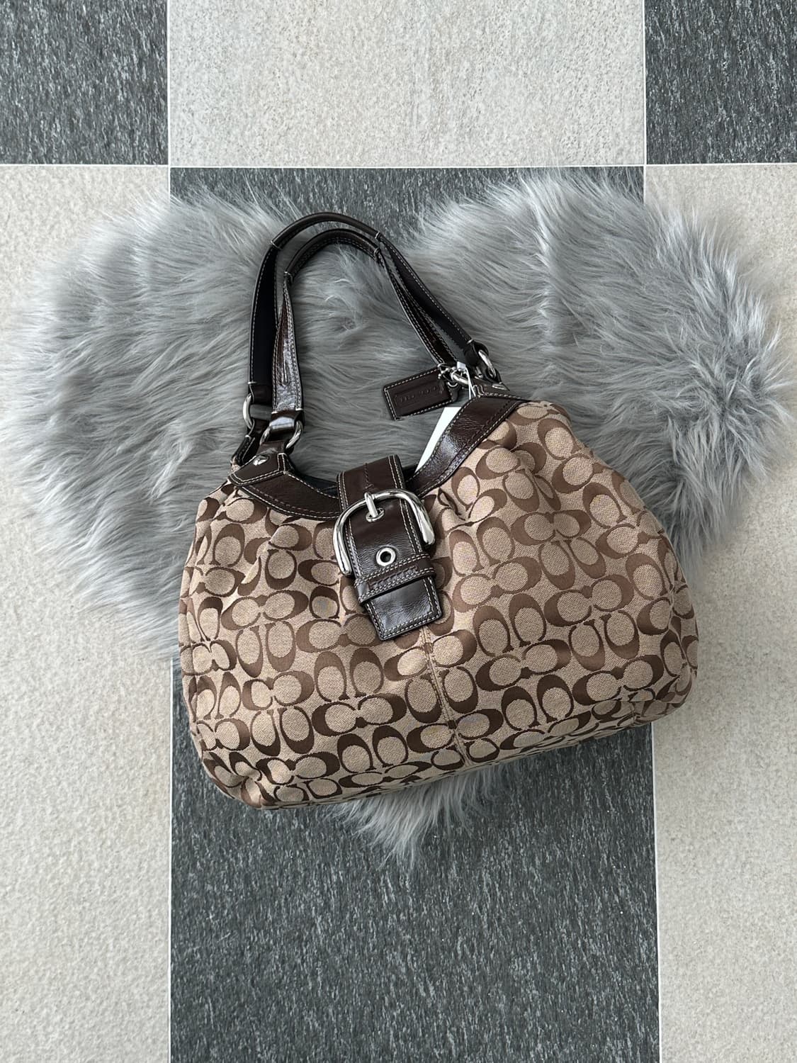 코치 자카드 버클 호보백  상품이미지2