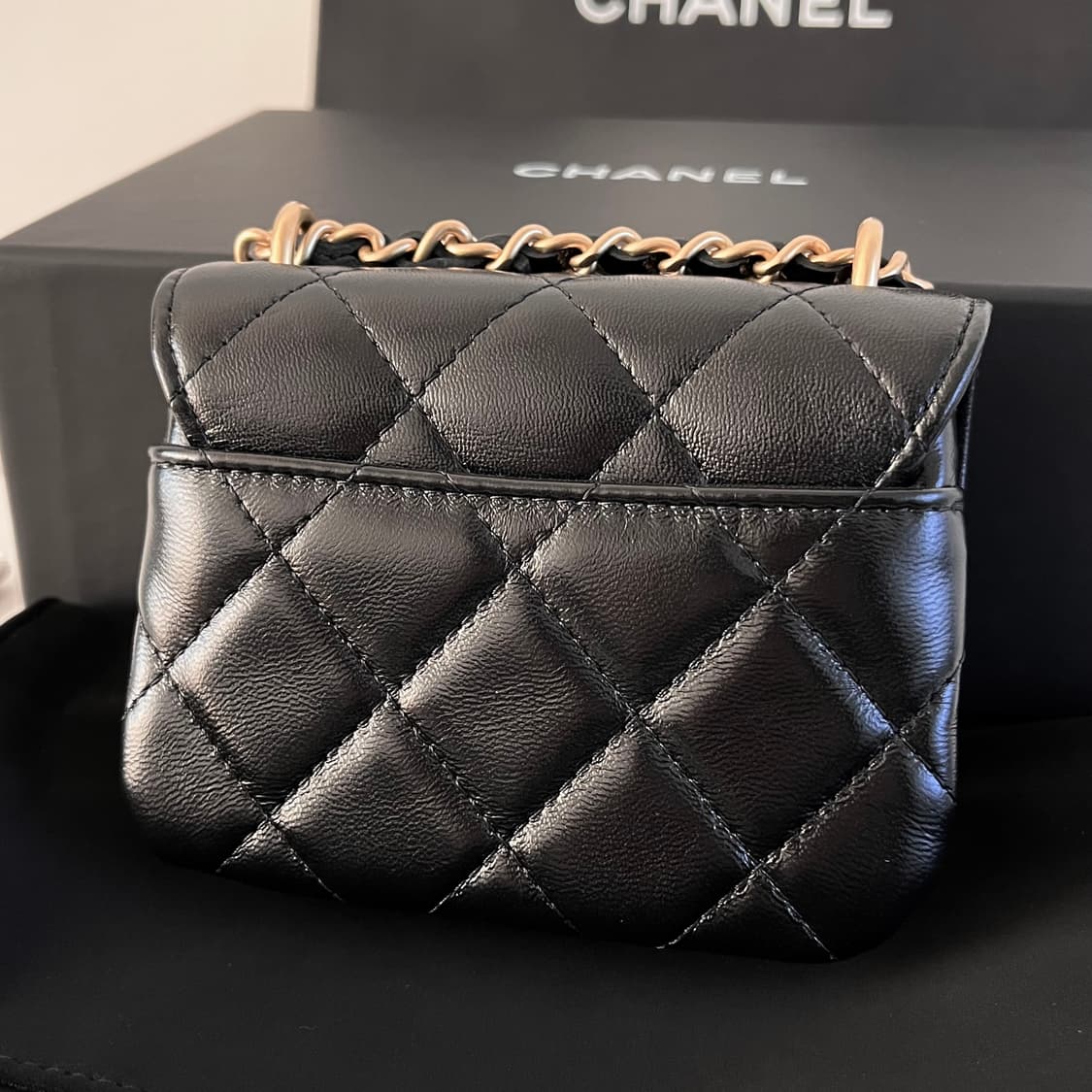 [S+급/정품] 샤넬 23A 미니 체인백 플랩 월릿 가방 AP3372 상품이미지6