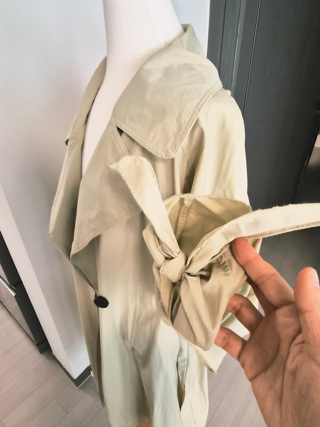 &lottie(앤로티) 허리 스트링 트렌치코트 상품이미지3