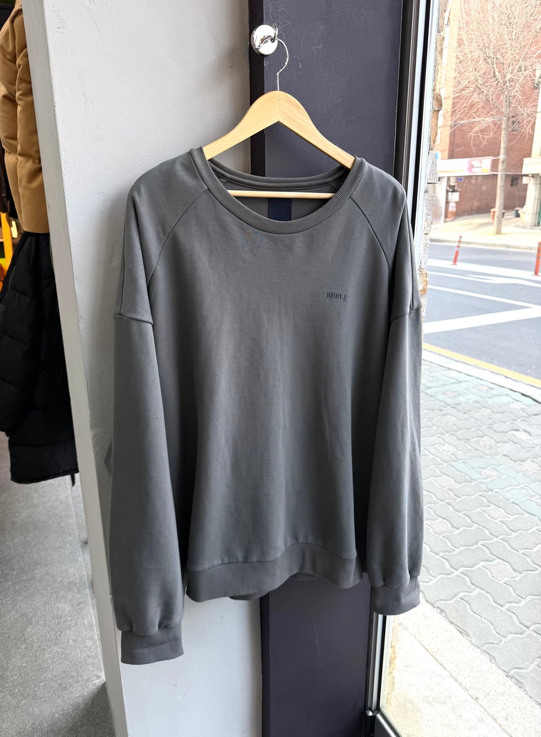 L/ 준지 22FW 백프린팅 맨투맨 상품이미지2