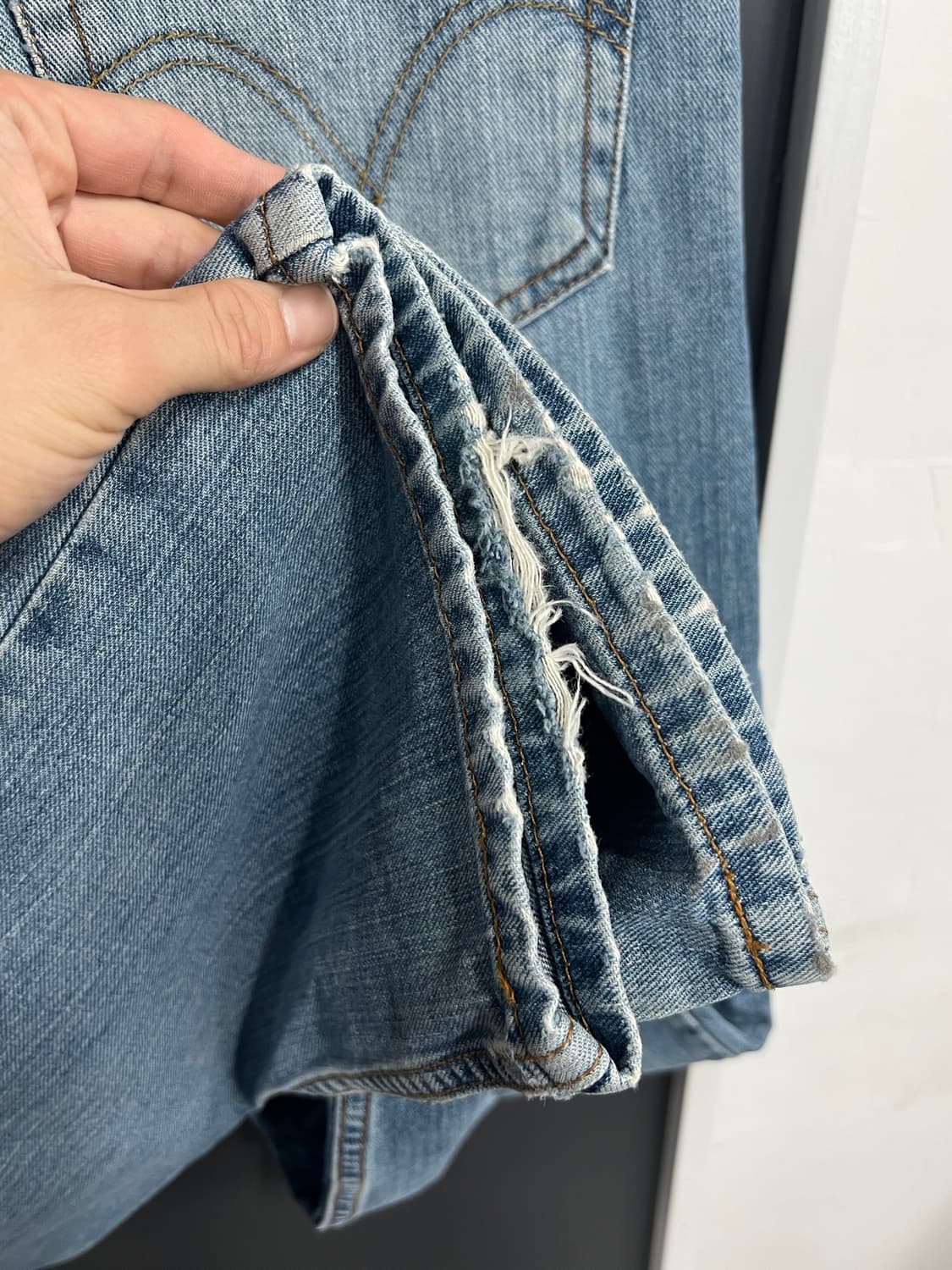 00s Levis 리바이스 505 레귤러핏 연청 데님 팬츠 상품이미지4