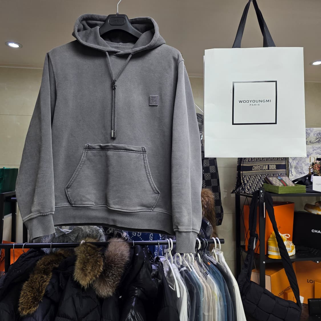 {클로젯}[46][25F/w완신]우영미 더티워싱 백로고 후드티 상품이미지1