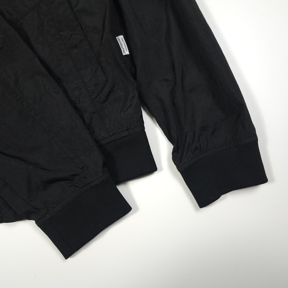 내셔널지오그래픽 와펜 바람막이 블랙 상품이미지5