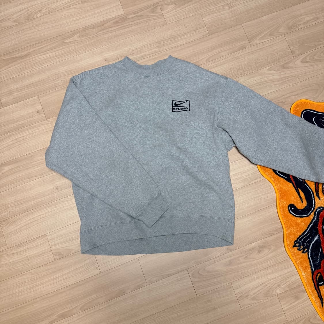 [M] 나이키 x 스투시 NRG 플리스 크루넥 다크 그레이 헤더 상품이미지1