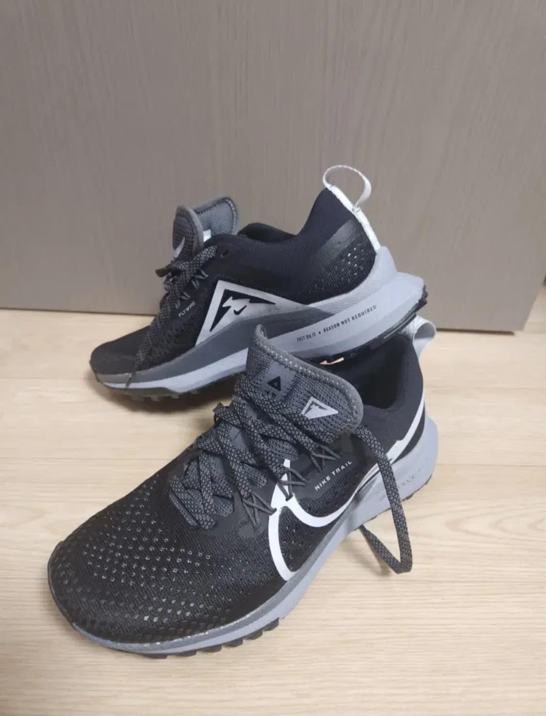 새상품] 나이키 우먼스 리엑트 페가수스 트레일, 235mm 상품이미지2