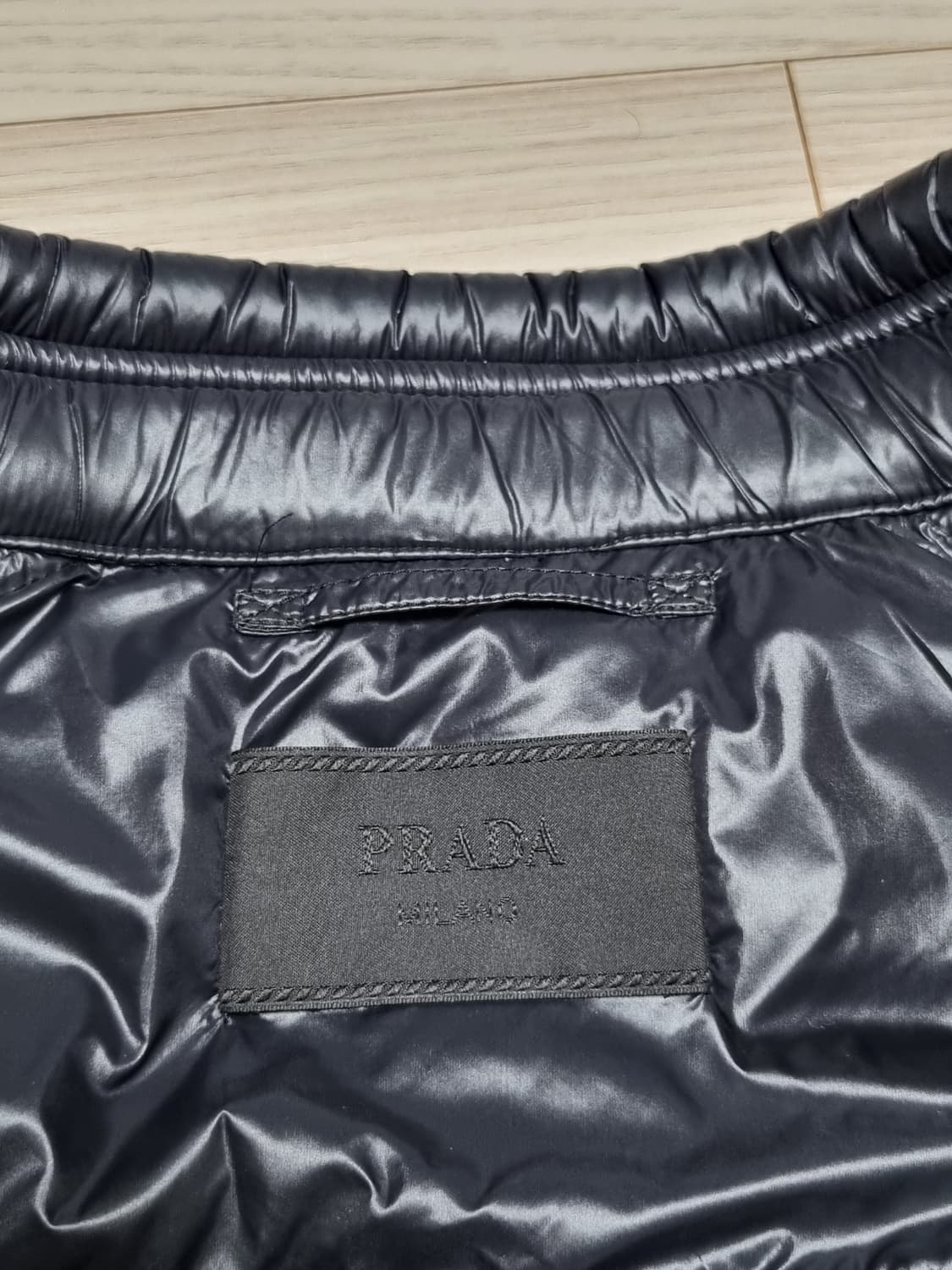 프라다 바이커 패딩 시즌오프 특가 상품이미지3