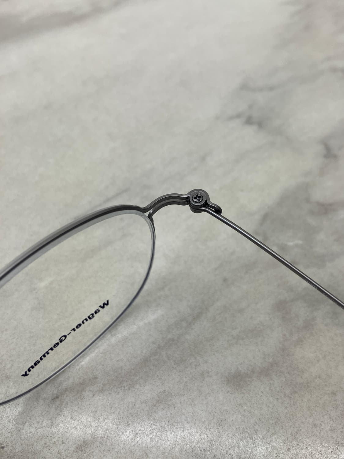 흄 HUM 실버 소프트 스퀘어 역산각 메탈테 안경 상품이미지3