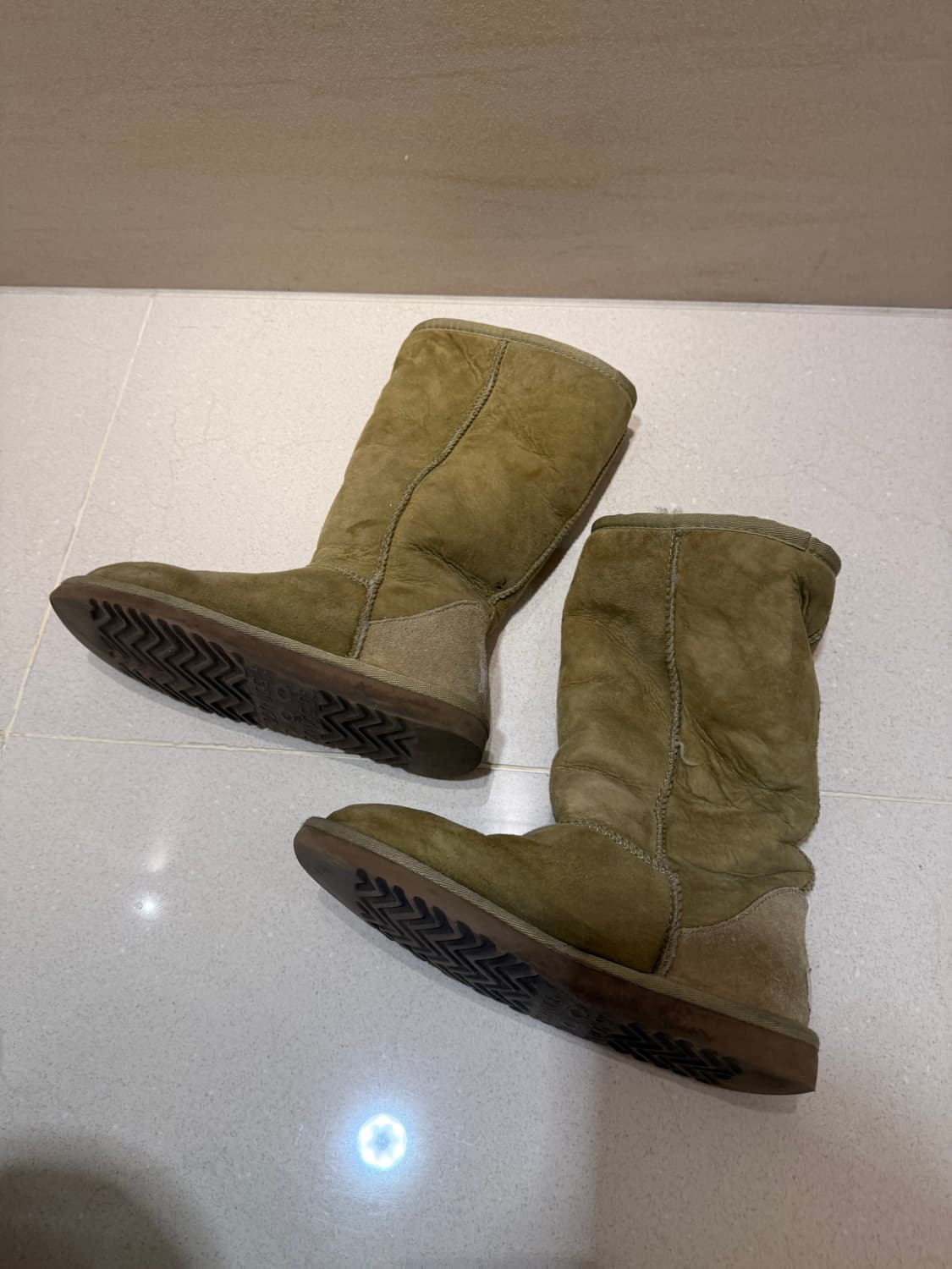 UGG 클래식 톨 부츠 W5 카키 어그 롱부츠 털신 마쥬 이자벨마랑 마인 상품이미지3