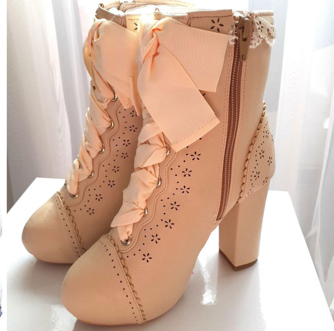 리즈리사 레이스업 부츠 베이지 s size 225 새제품 상품이미지1