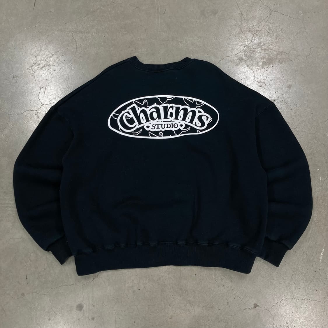 마크곤잘레스 x 참스 블랙 컬러 빅로고 맨투맨 상품이미지1