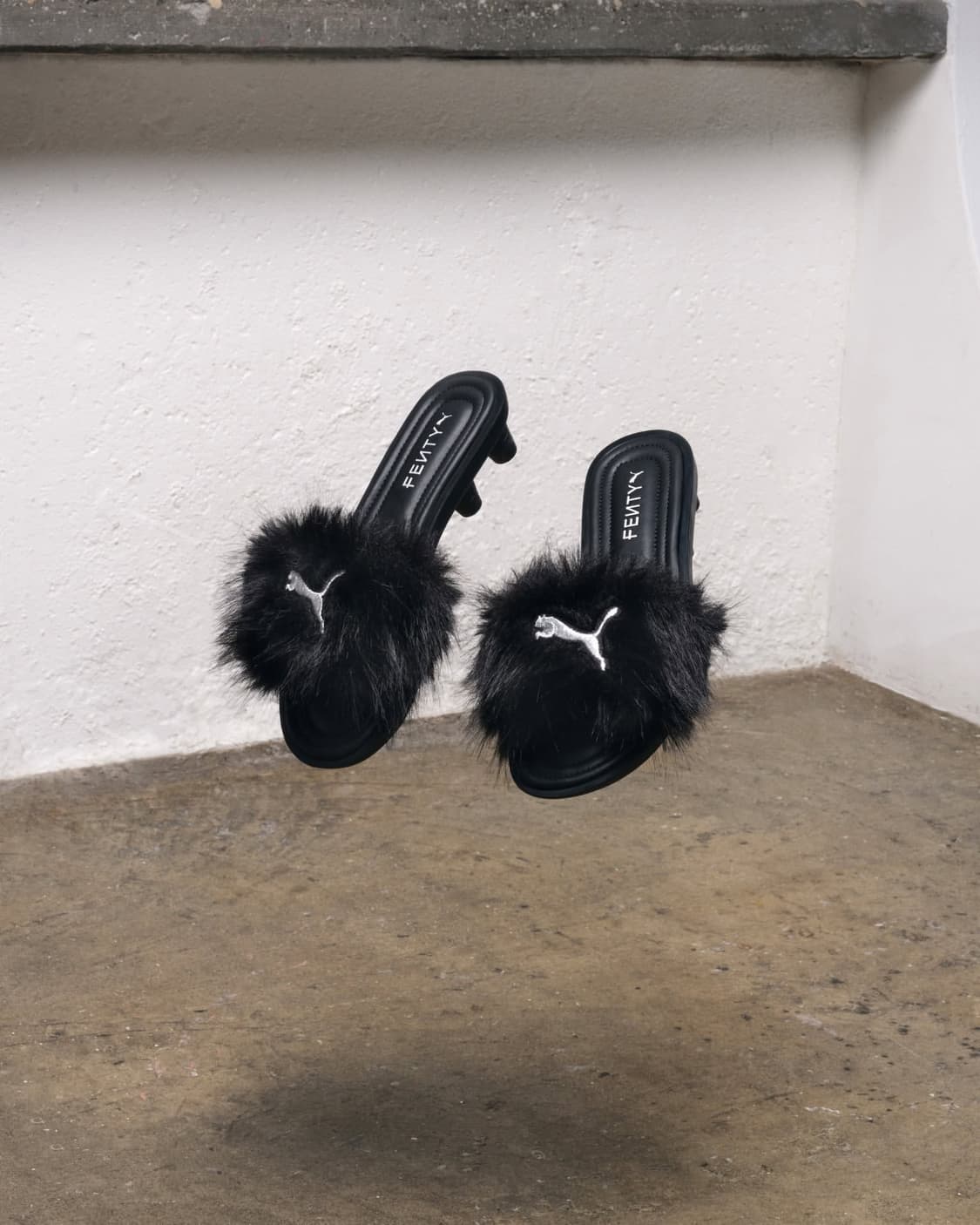 푸마 FENTY 슬라이드 시크 퍼 샌들 슬리퍼 힐 블랙 뮬 상품이미지7