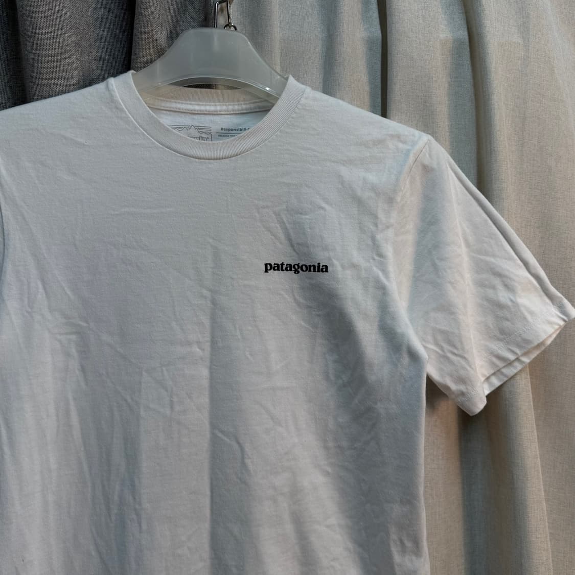 [90] 파타고니아 흰색 반팔 라운드 티셔츠 상품이미지4