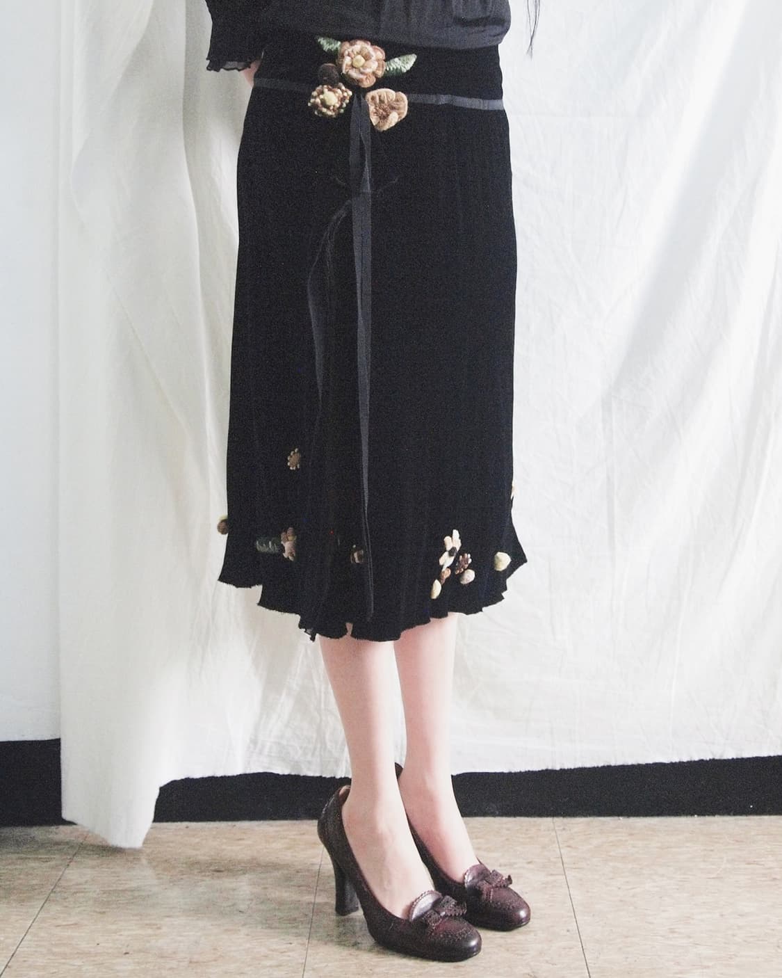 모스키노 벨벳 플라워 참 미디스커트 상품이미지1