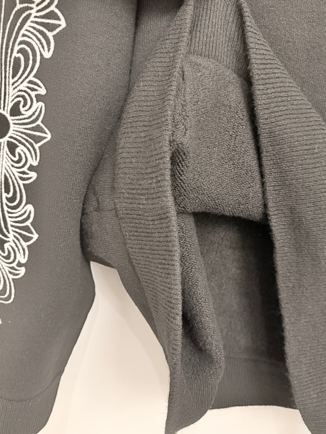 크롬하츠 캐시미어 플로랄 자수 후드 XL 상품이미지4