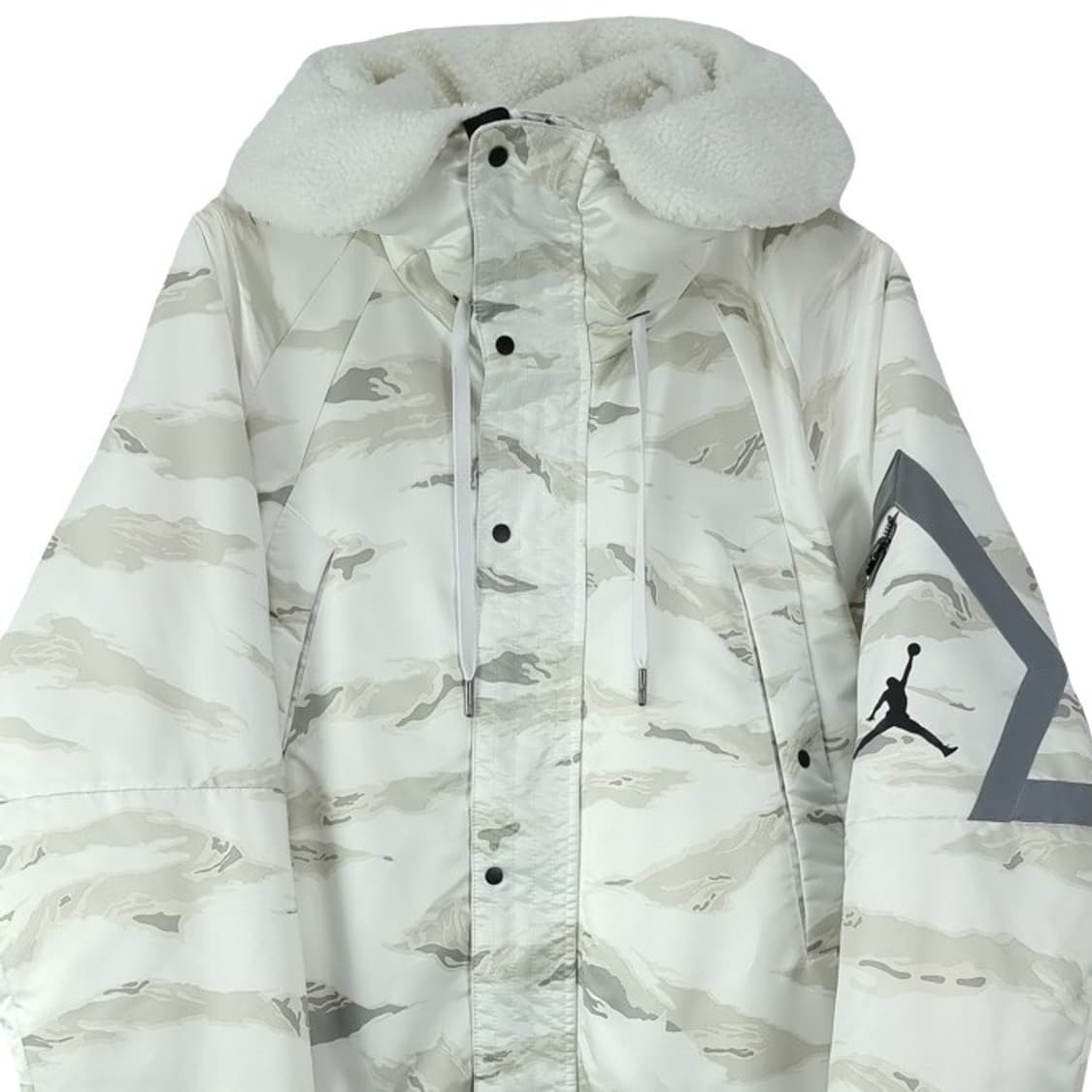 [나이키] 조던 카모 패턴 오버핏 덕다운 후드 야상 패딩 M18495 상품이미지4