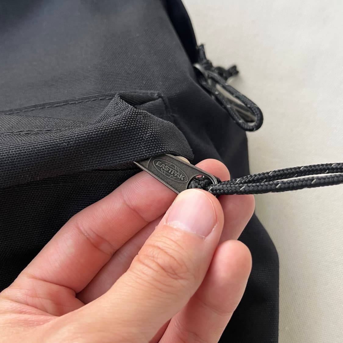 이스트팩 클래식 블랙 백팩 상품이미지3