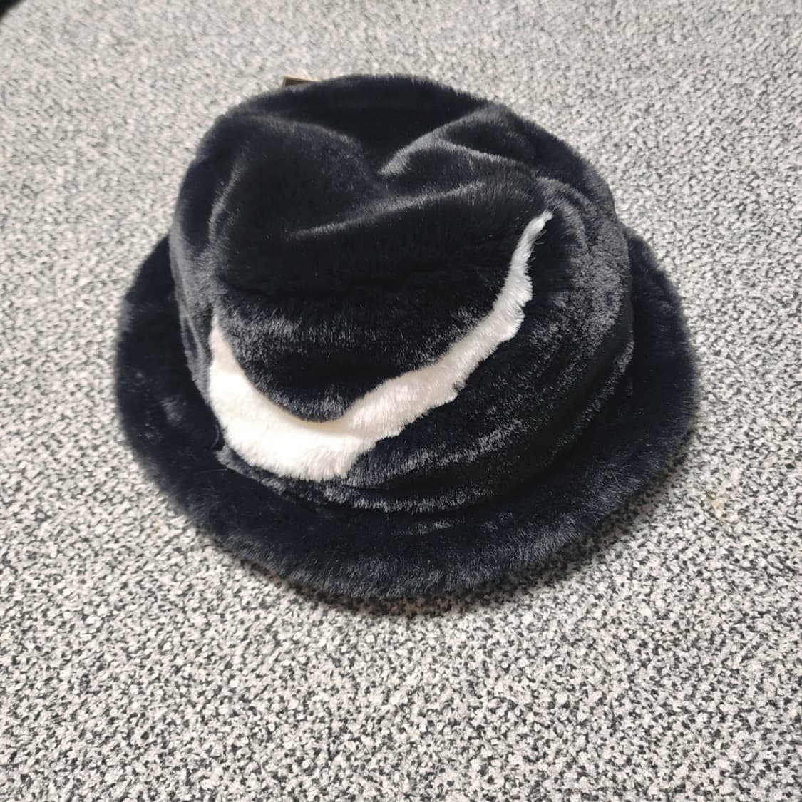 새상품 나이키 U NK Apex 퍼 버킷햇 S 상품이미지1