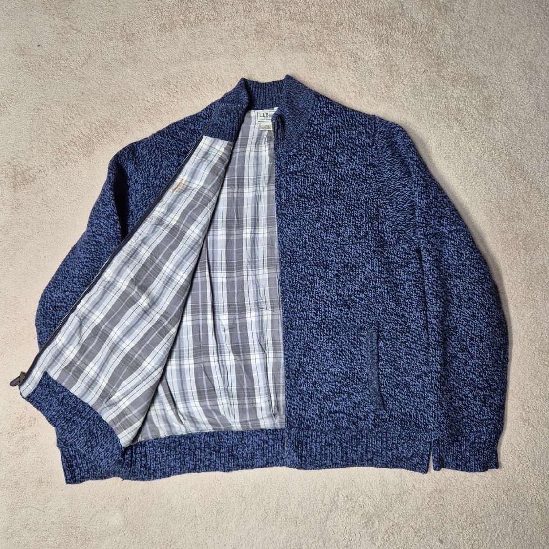 엘엘빈 니트 짚업

 상품이미지1