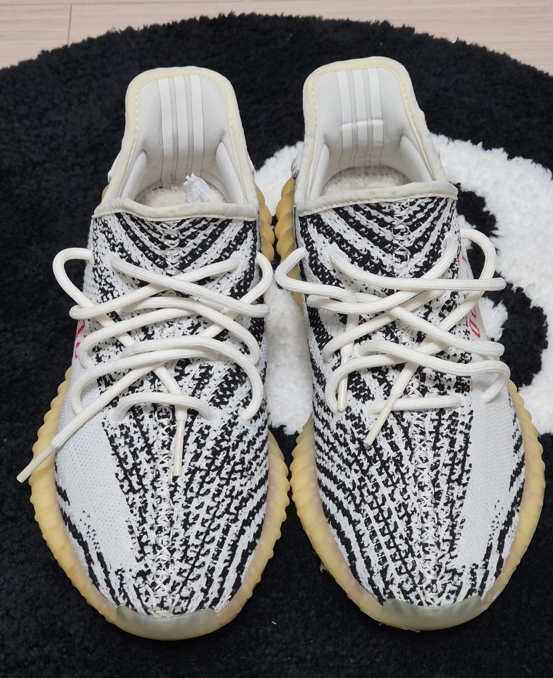 아디다스 이지부스트 350 V2 지브라 상품이미지1