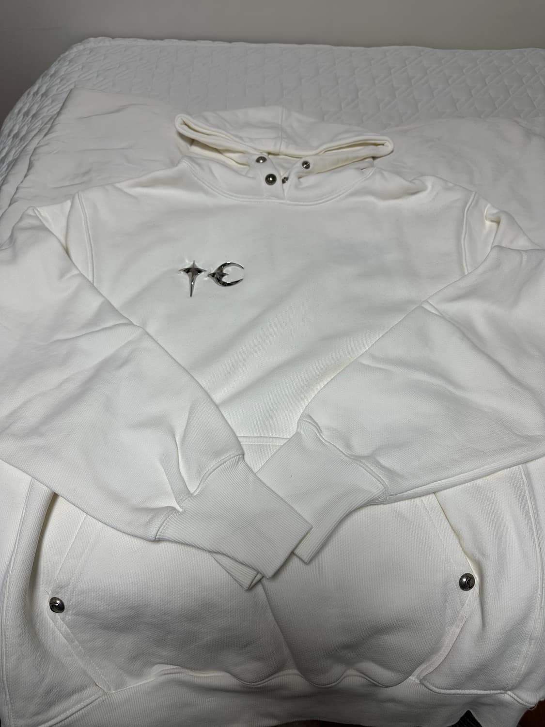 떠그클럽 아머 후드티 화이트 3 상품이미지1