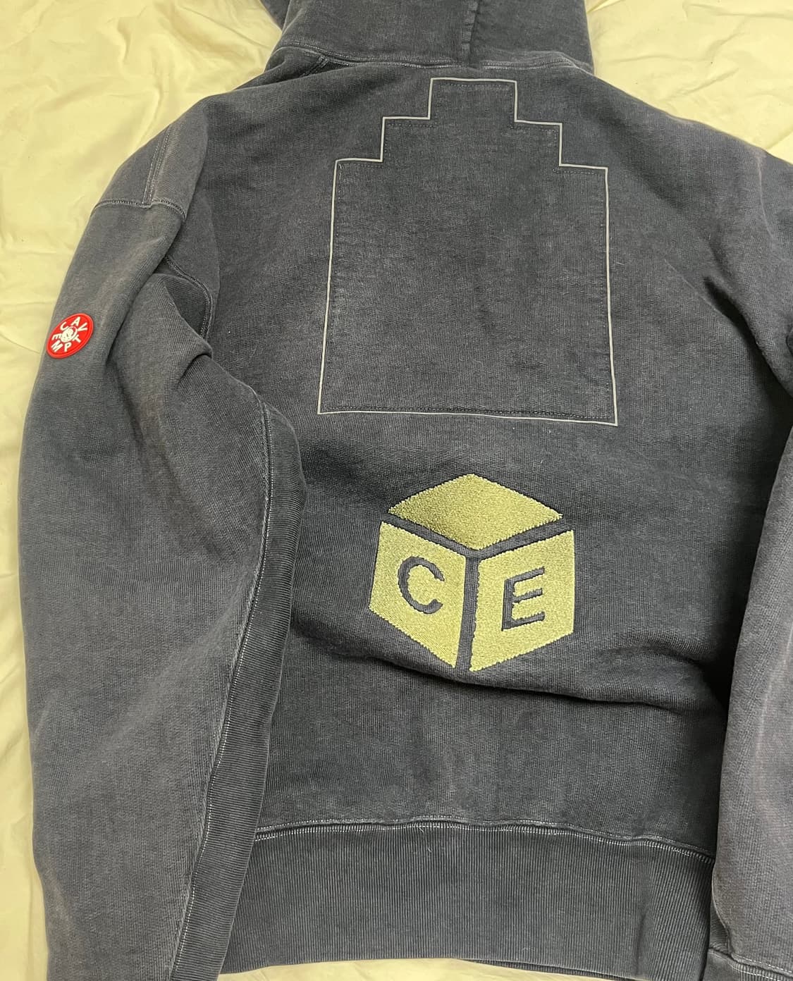 카브엠트 큐브 후드티 상품이미지2