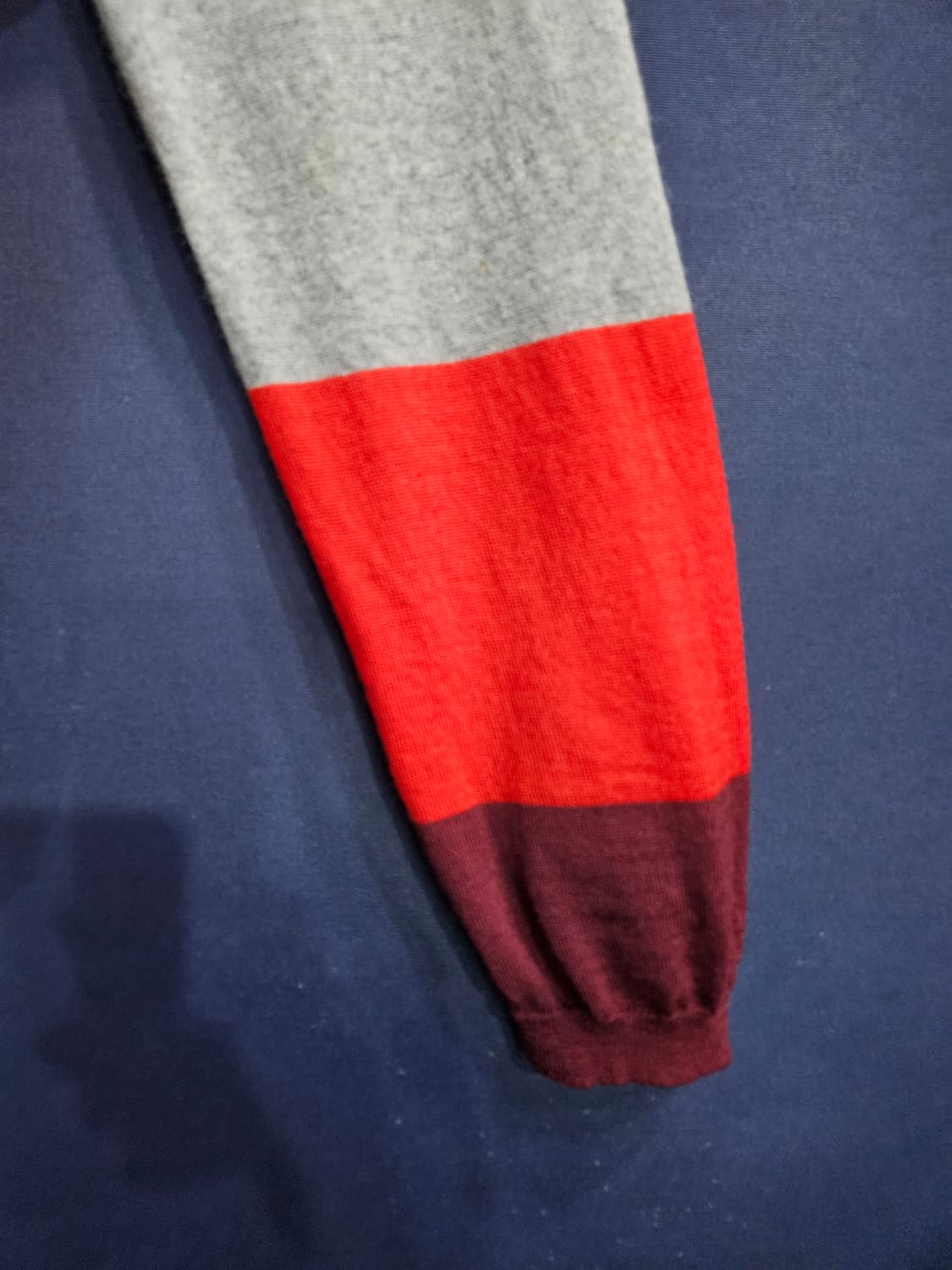 타임옴므 배색컬러 남성 100 브이넥 니트  상품이미지5