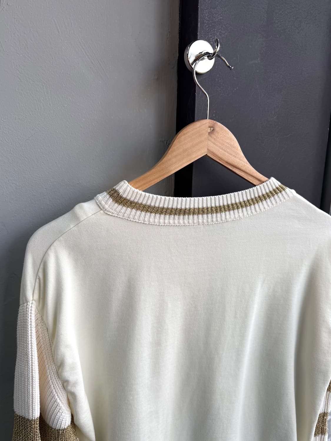 95~100/ 몽클레어 빅로고 스웻 니트 상품이미지8