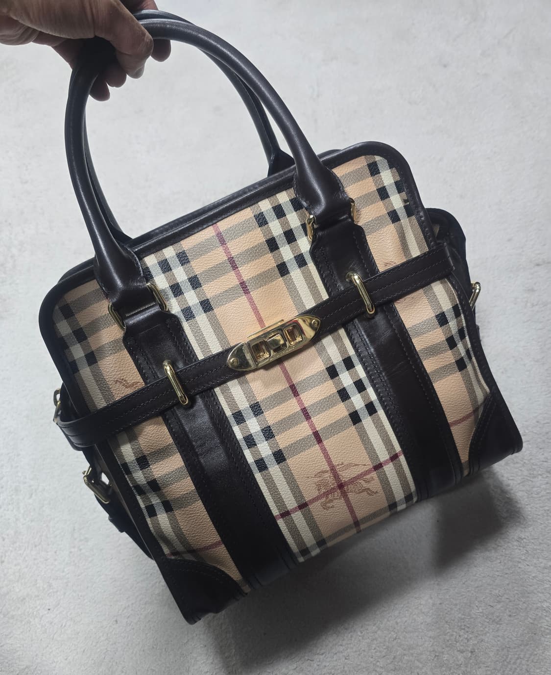 버버리 노바체크 헤이마켓 클래식 토트백 상품이미지1