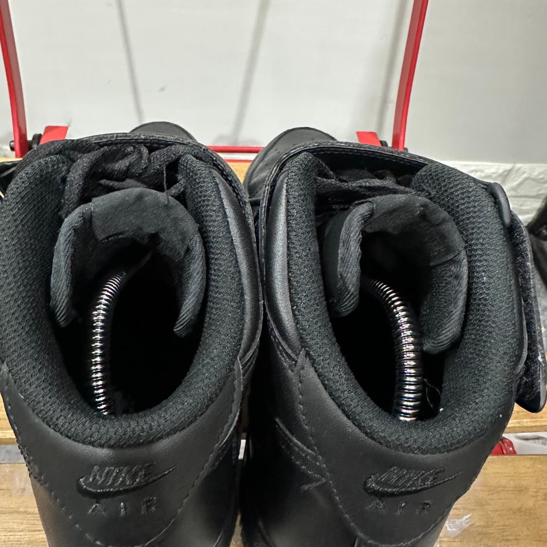 270) 나이키 운동화 남성 남자 신발 에어포스1 미드 올블랙 상품이미지5