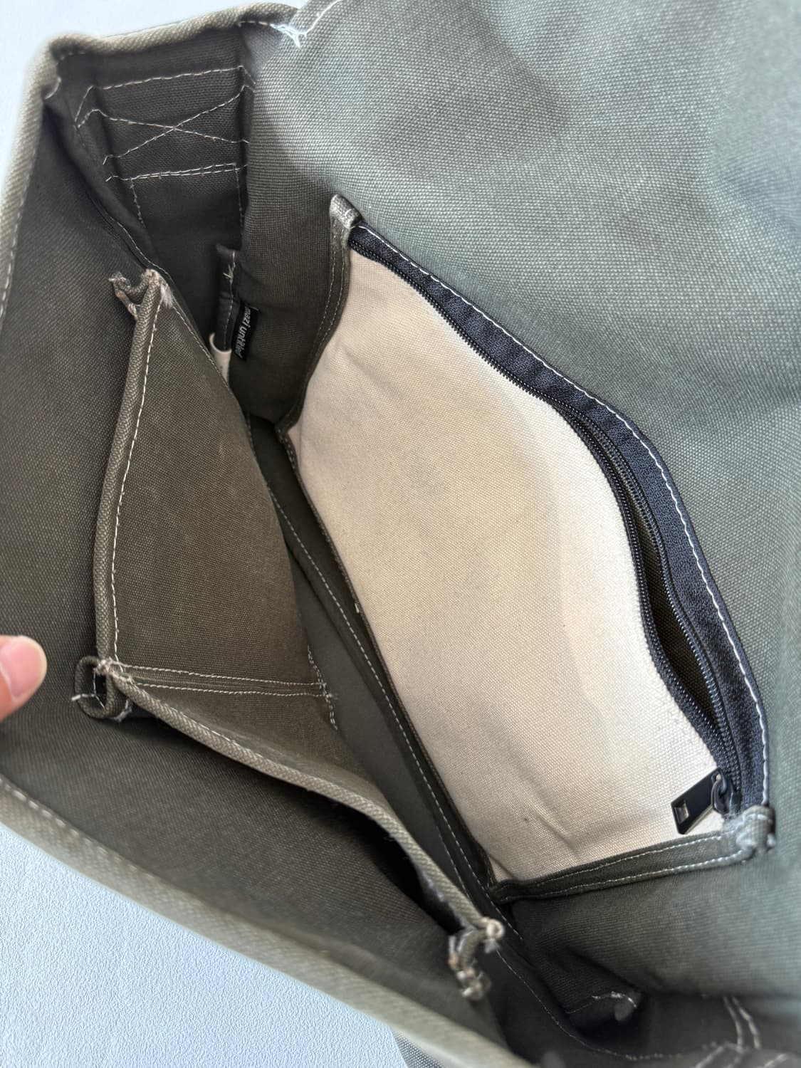 마지언타이틀(mazi untitled) 헤비 캔버스 크로스백 상품이미지6