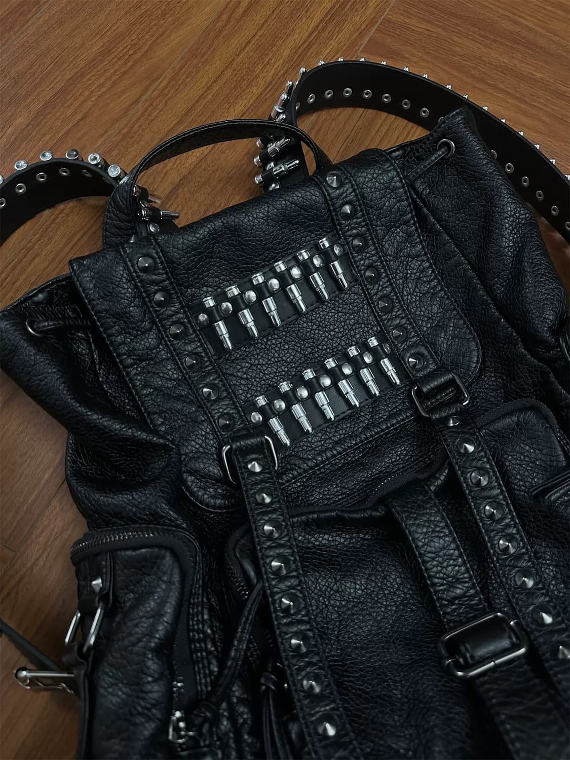 Opium Bullet Leather Backpack 상품이미지4