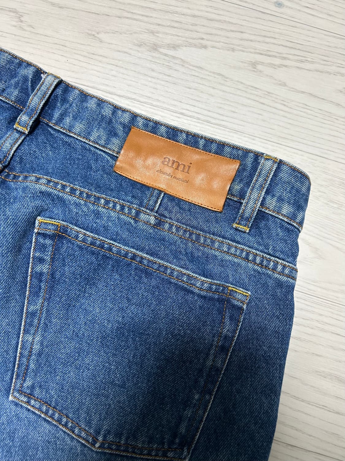 아미(Ami) 테이퍼드핏 데님 팬츠 48사이즈 (국내 32 추천) 상품이미지4