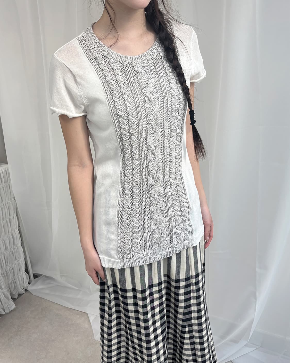 Bella Attrice 꽈배기 배색 반팔 썸머 니트 상품이미지1