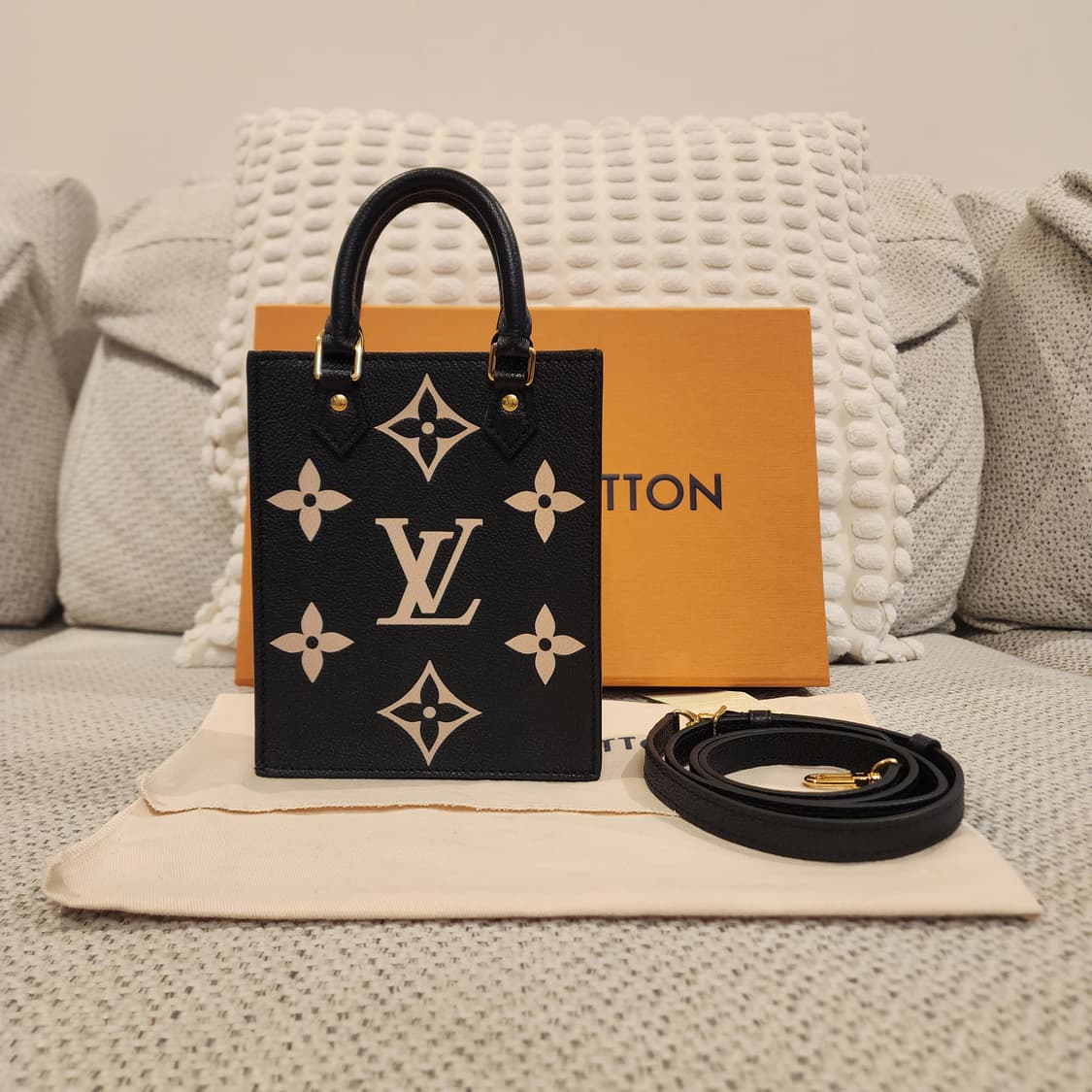 초민트급 루이비통 쁘띠 삭플라 미니 앙프렝뜨 바이컬러 블랙 베이지 상품이미지1