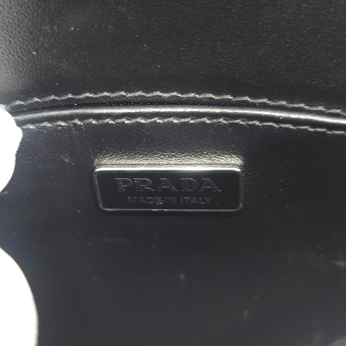 프라다 클레오 브러시드 레더 플랩 숄더백 상품이미지9