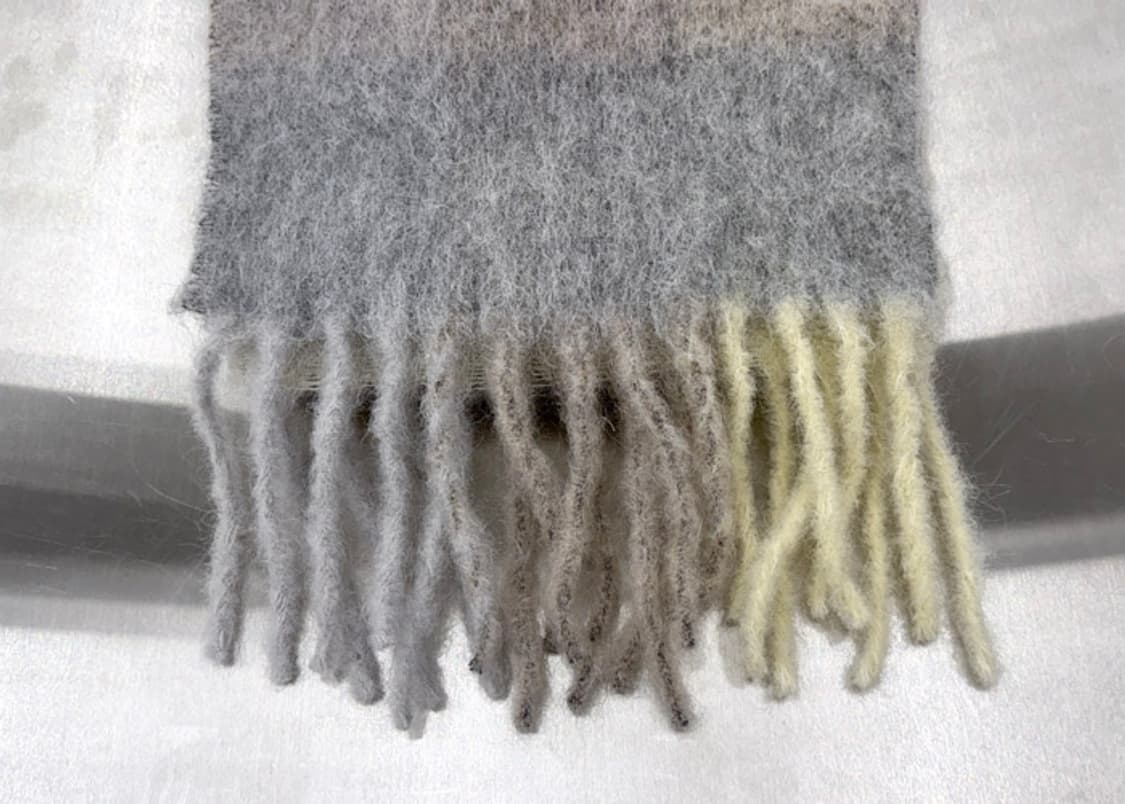 아크네 스튜디오 모헤어 체크 머플러 상품이미지4