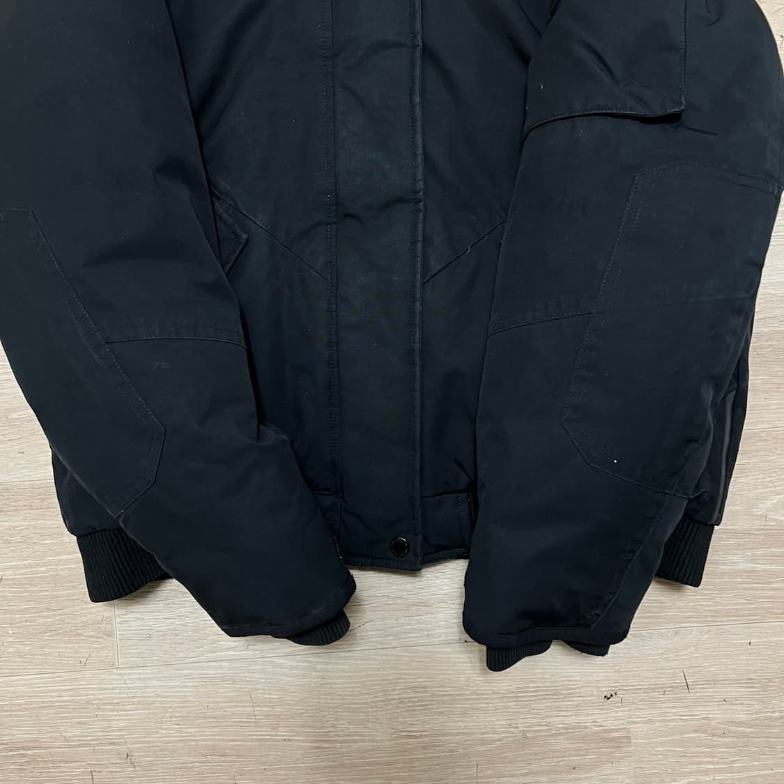 뉴발란스 여성 덕다운 스탠드넥 보머 패딩 점퍼 [블랙] L/95 상품이미지3