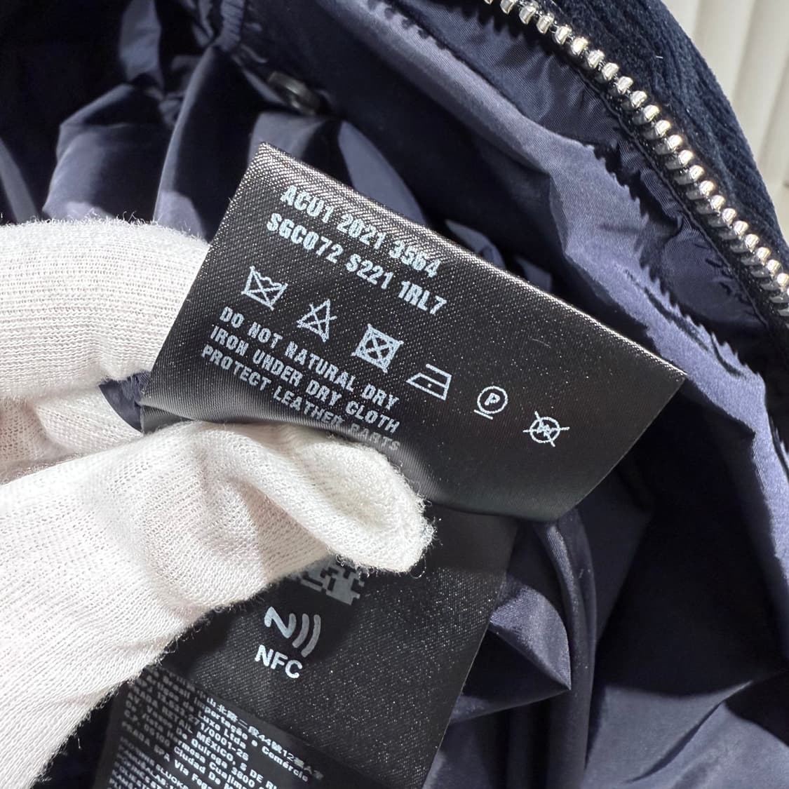 48 / 프라다 코듀로이 네이비 후드 숏패딩 상품이미지6