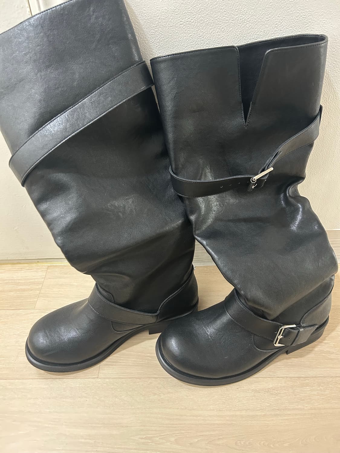 슈콤마보니 버클 슬라우치 롱부츠 상품이미지5