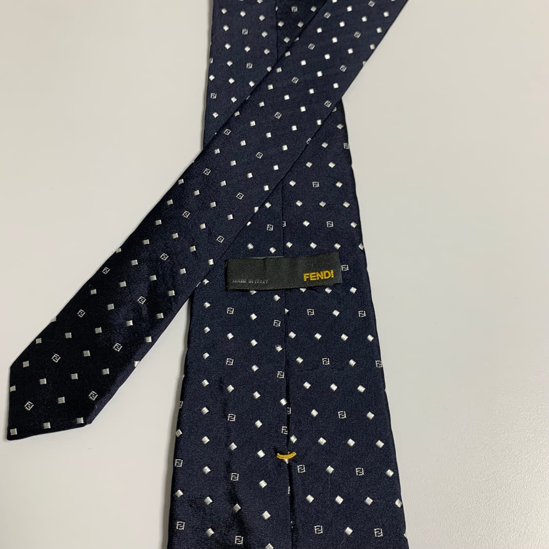 펜디(FENDI) FF모노그램 명품넥타이 신형라벨 진남색컬러 8.9cm 상품이미지5