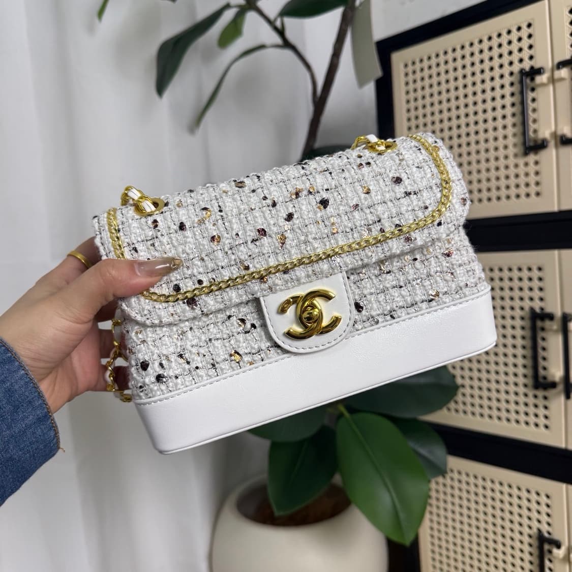  샤넬뷰티 리미티드 러프 트위드 플립 커버백 화이트 상품이미지2