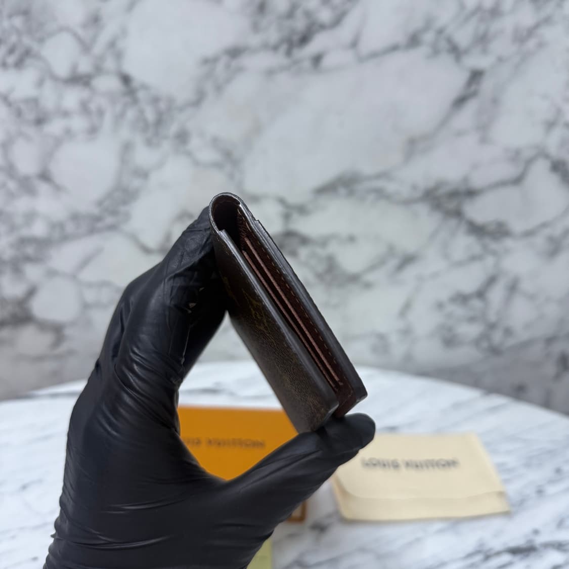 루이비통 이클립스 모노그램 오거나이저 카드지갑
 상품이미지4