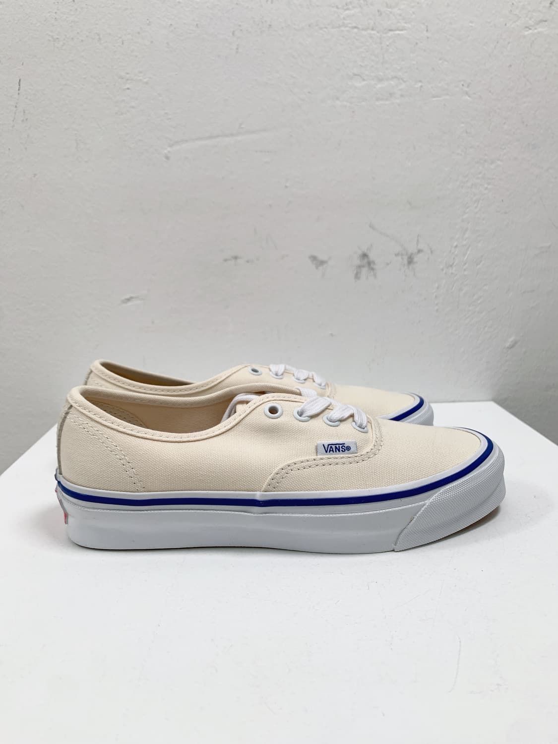 (정품/새상품) VANS 반스 여성 볼트 어센틱 클래식 화이트 스니커즈 상품이미지3